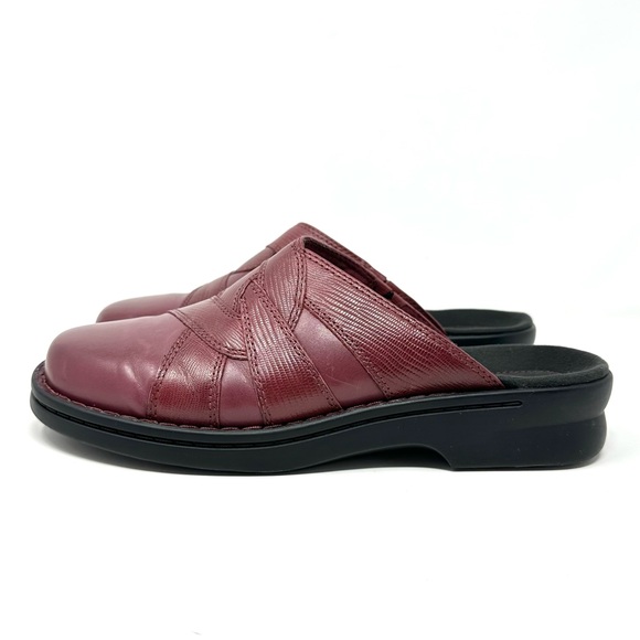 Clarks Women Burgundy Comfort Leather Clogs Mule - Picture 7 of 10